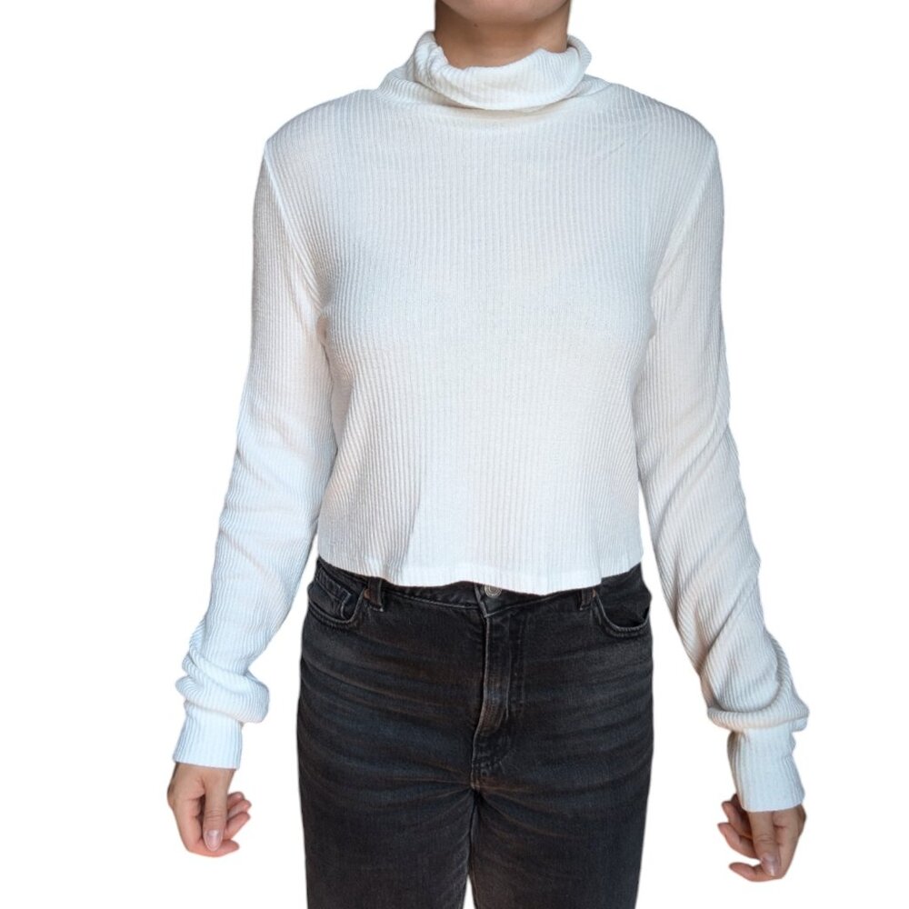Garage White Turtleneck Ribbed Short Sweater Women Size Medium